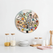 bilancia digitale da cucina con decoro albero della vita appesa in una cucina moderna bianca 