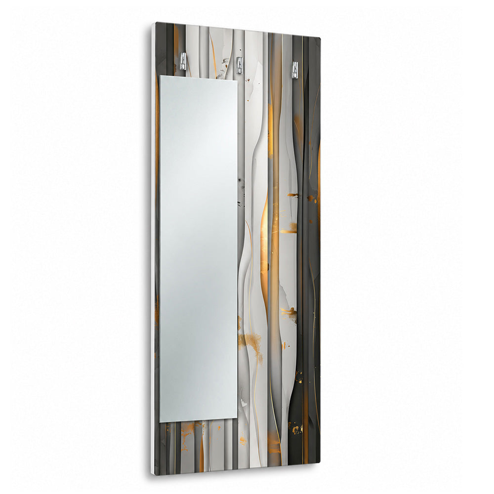 Vista laterale di appendiabiti da muro con specchio, decoro verticale ondulato grigio, bianco e nero con sottili dettagli oro