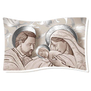 Bomboniera in ceramica effetto quadro con Sacra Famiglia dai volti dolci, abiti decorati e aureole in argento lucido, su sfondo floreale beige.