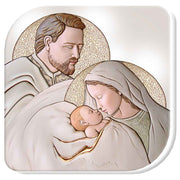 Bomboniera quadrata con Sacra Famiglia in primo piano, aureole dorate e sfondo bianco lucido, arricchita da dettagli caldi ed eleganti.