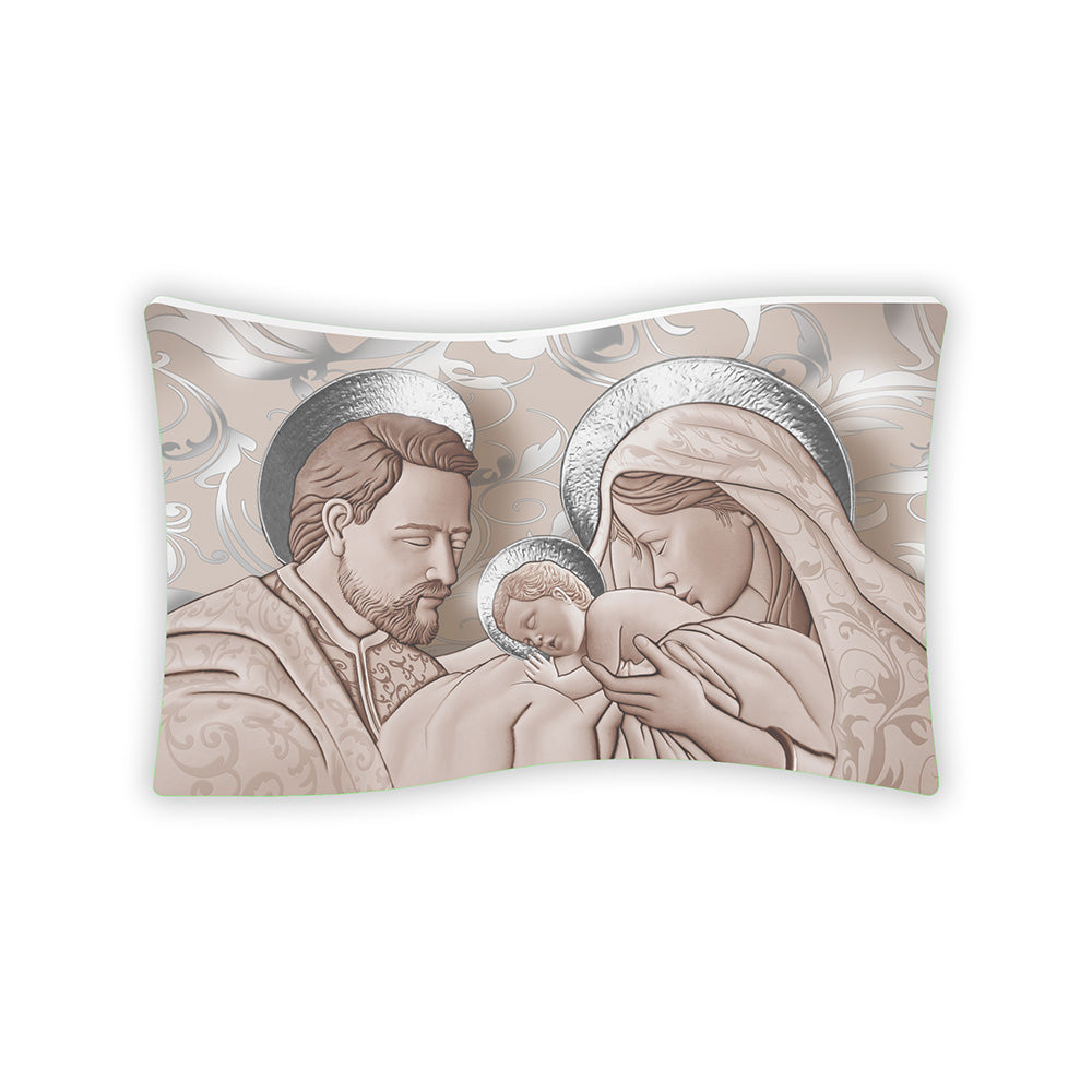 Bomboniera in ceramica effetto quadro con Sacra Famiglia dai volti dolci, abiti decorati e aureole in argento lucido, su sfondo floreale beige.