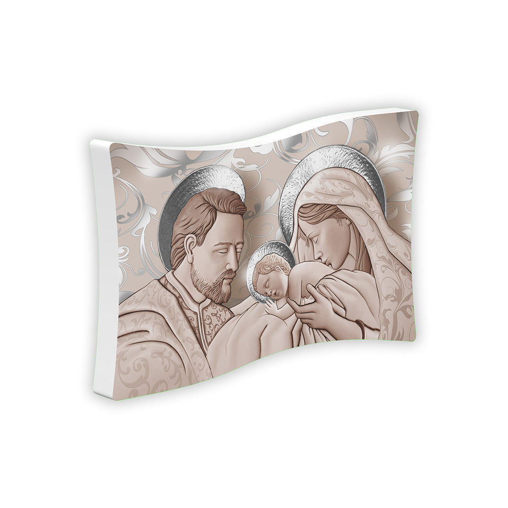 Bomboniera flag Sacra Famiglia, bassorilievo di Maria e Giuseppe che adorano il Bambino Gesù con aureole argentate, fondo tortora con decori floreali in rilievo