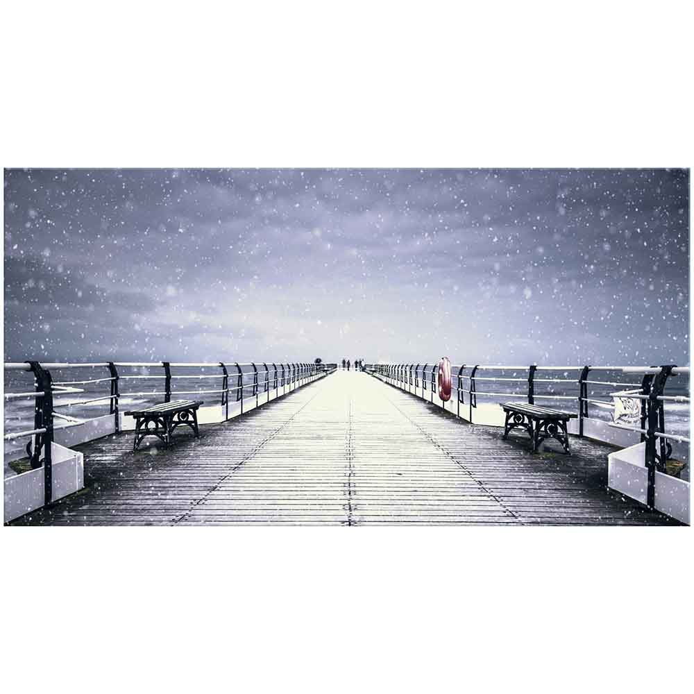 Quadro in plexiglass o vetro con una vista sul mare d’inverno, trasmettendo quiete e fascino malinconico.
