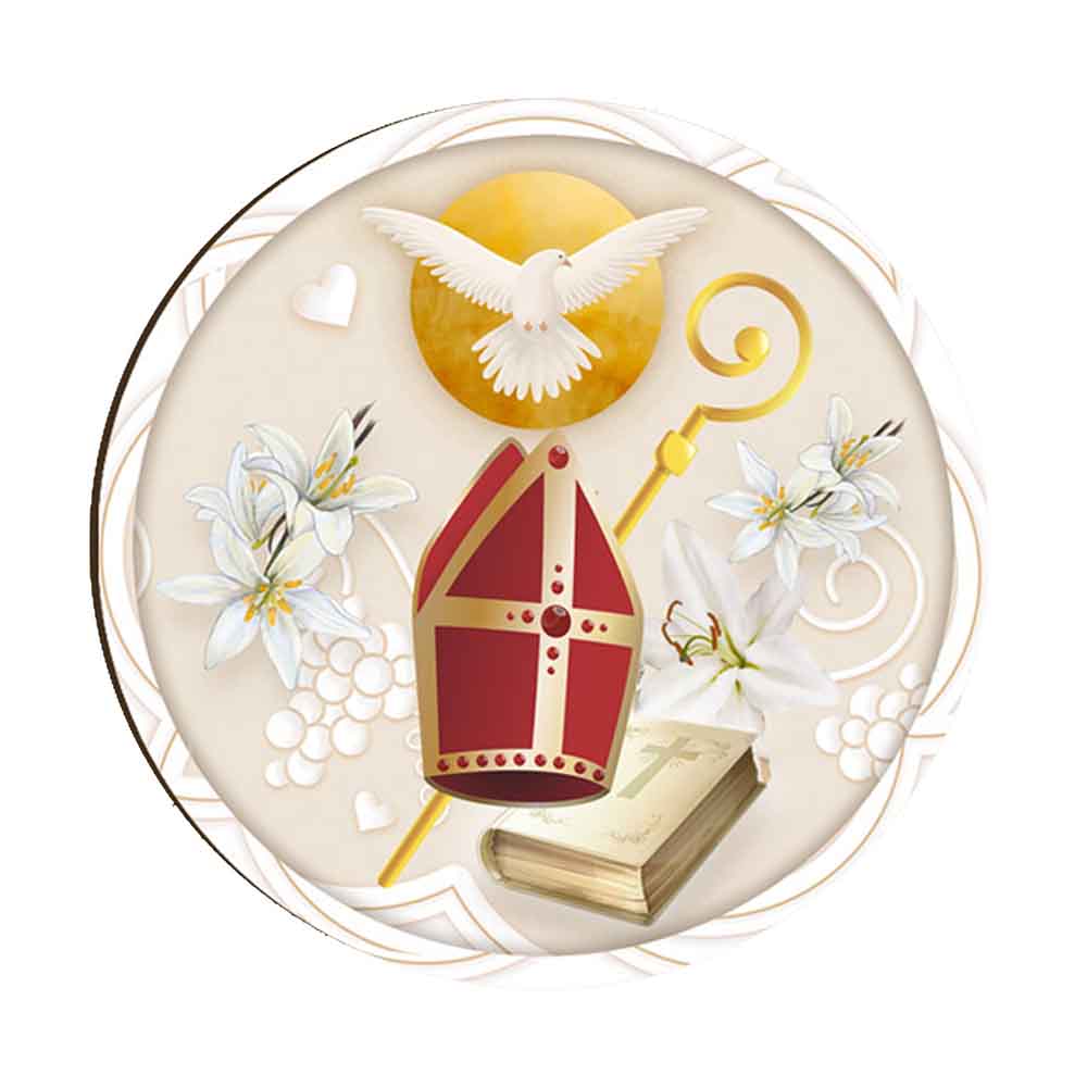 Magnete in legno con simboli della cresima: mitria rossa, pastorale dorato, colomba, gigli e sfondo beige decorativo.