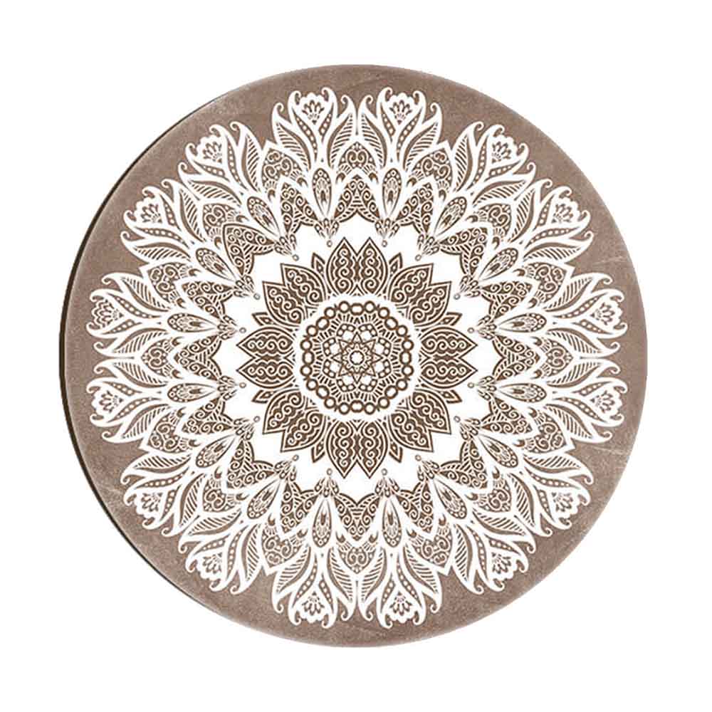 Magnete in legno con decorazione mandala floreale intricata in tonalità neutre, dal design elegante e raffinato.