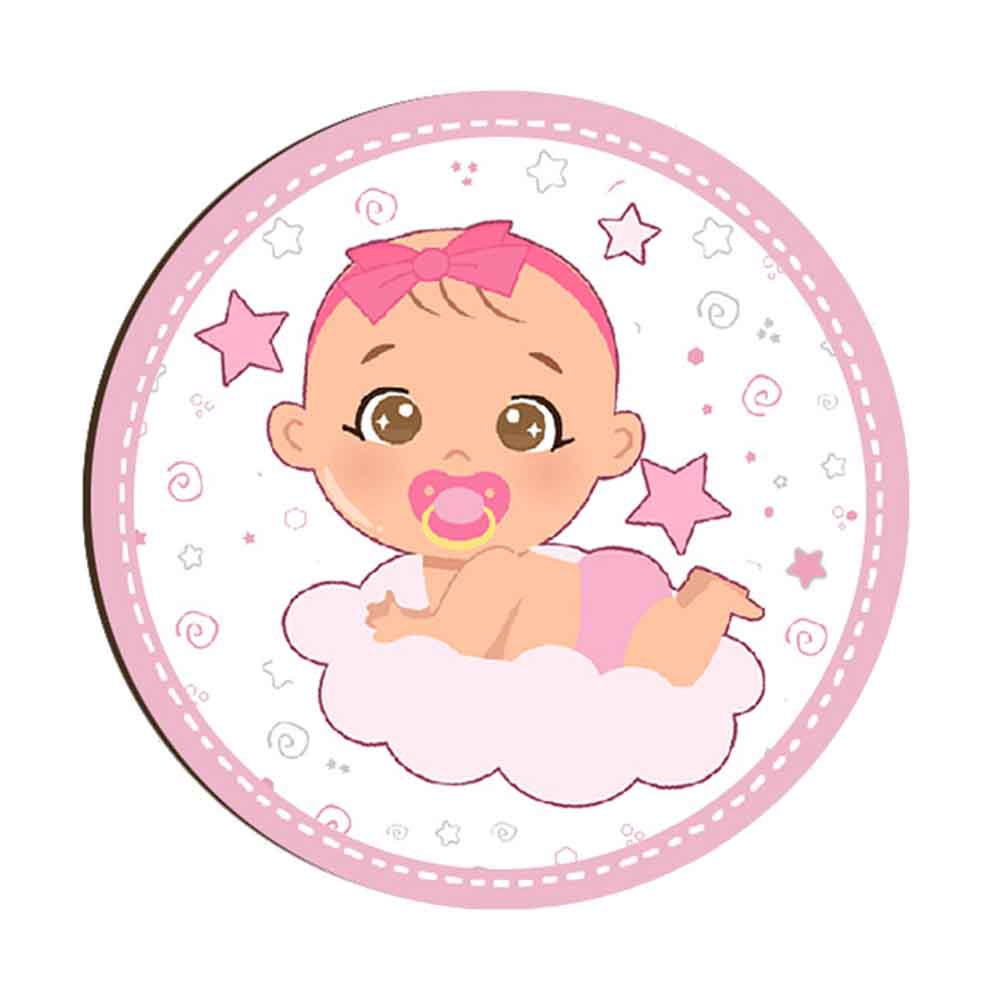 Magnete in legno con bambina neonata su nuvola, fiocco rosa e ciuccio, sfondo con stelle e spirali rosa.