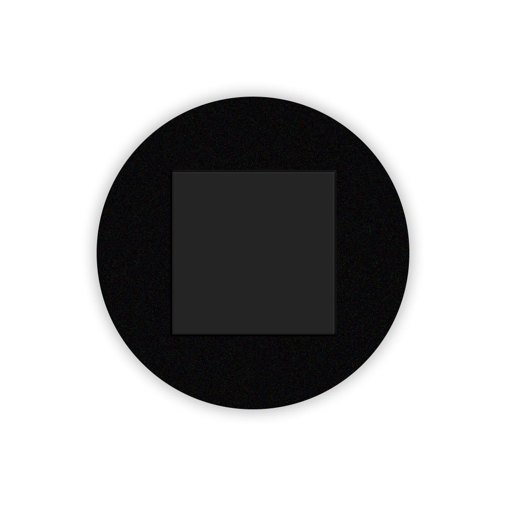 Retro di un magnete in legno rotondo e calamita quadrata nero centrale integrato nella struttura per una presa stabile.