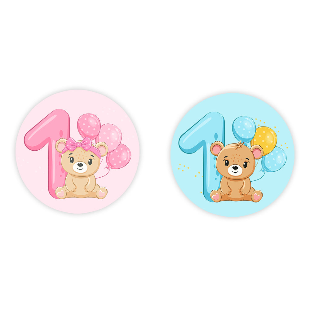 Coppia di calamite tonde in legno per primo compleanno. Orsetti con palloncini e numero uno grande, versioni rosa e azzurro per bimbo e bimba.