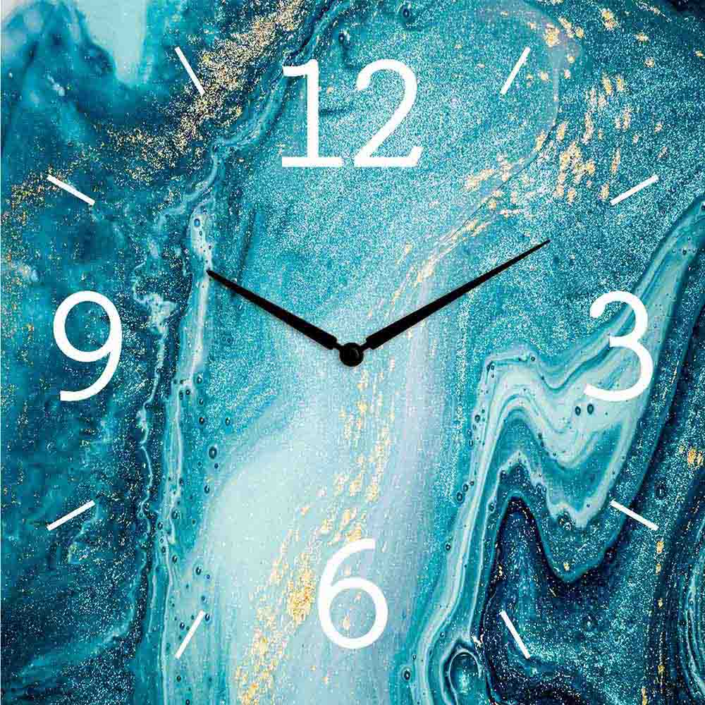 Orologio alluminio quadrato con effetto artistico fluido, colori sfumati e dinamici. Aggiunge un tocco contemporaneo agli interni.