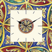 Orologio alluminio quadrato con design maiolica storica, dettagli curati e raffinati. Un tocco di tradizione per ogni ambiente.