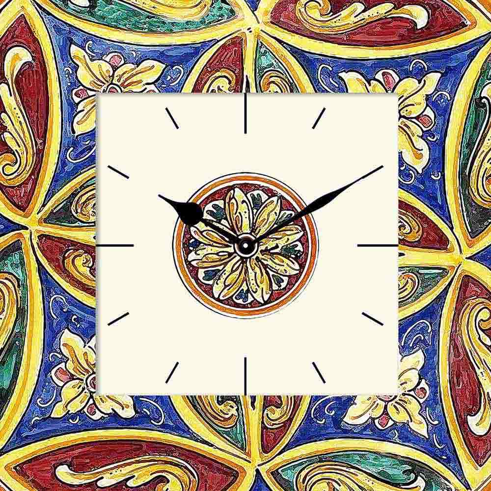 Orologio alluminio quadrato con design maiolica storica, dettagli curati e raffinati. Un tocco di tradizione per ogni ambiente.