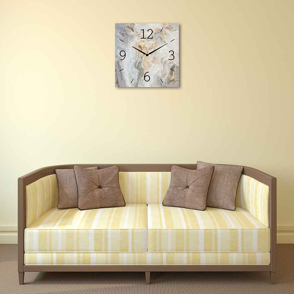 Orologio alluminio quadrato con effetto marmo grigio, texture raffinata e sofisticata. Ideale per salotti eleganti e moderni.