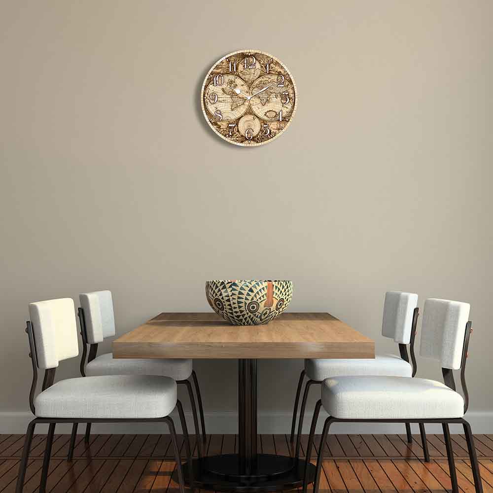 Orologio alluminio rotondo con mappa del mondo dettagliata, perfetto per aggiungere uno stile geografico e cosmopolita alla cucina.