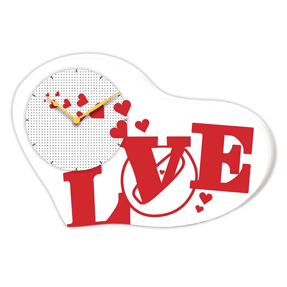 Orologio bomboniera in legno a cuore con la scritta 'Love' e dettagli grafici romantici, perfetto per celebrare l’amore.