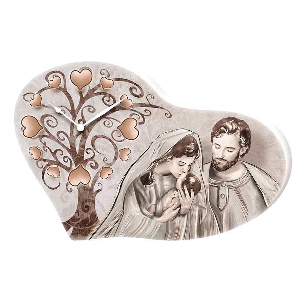 Orologio bomboniera in legno a cuore con illustrazione della Sacra Famiglia sotto un albero stilizzato, dal forte significato spirituale.