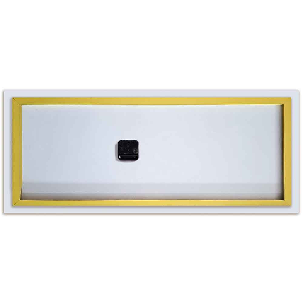 Retro dell'orologio in plexiglass con decorazione di foglie dorate, evidenziando il supporto e il sistema di fissaggio.