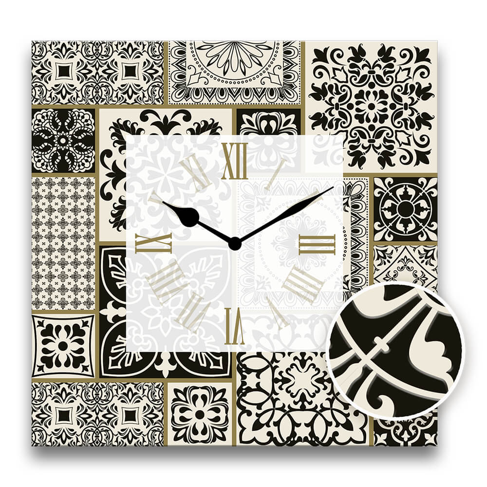 orologio da parete quadrato con maiolica bianca e nera