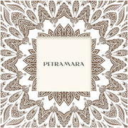 Portafoto vetro quadrato con elaborato decoro mandala, ispirazione orientale per un tocco artistico.