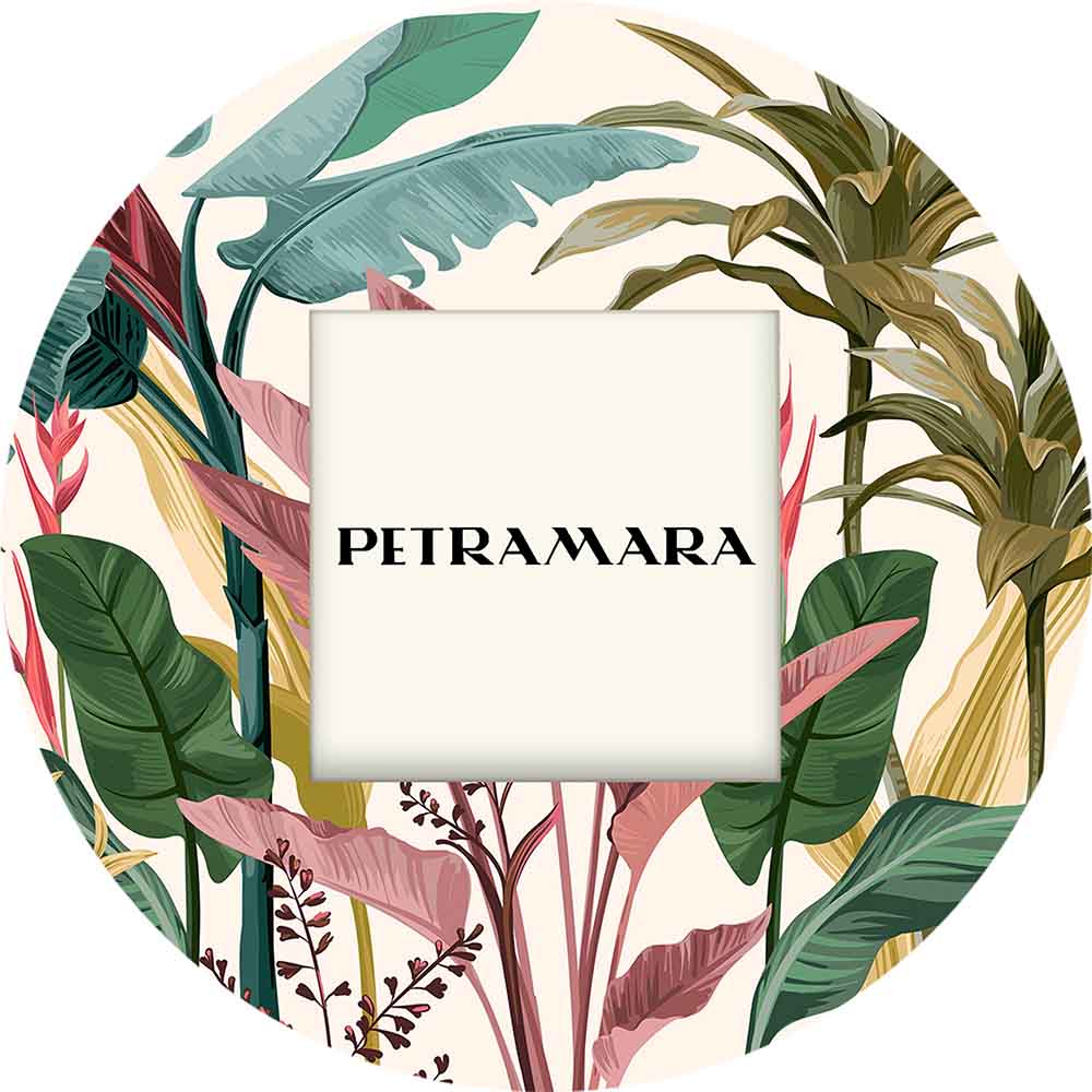 Portafoto vetro rotondo con foglie di banano verdi, decoro tropicale perfetto per ambienti freschi e naturali.