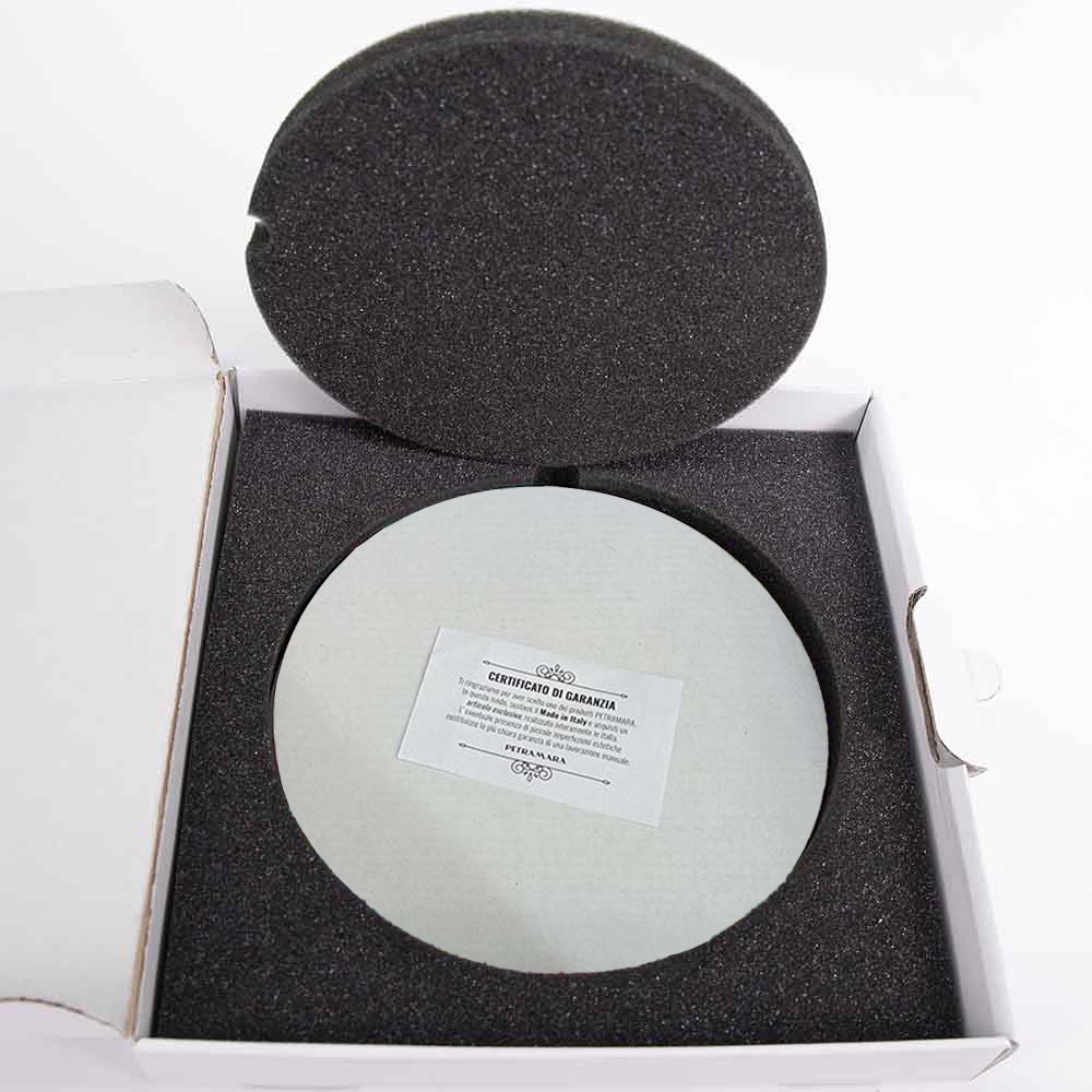 Scatola protettiva del portafoto in vetro con interno in gommapiuma antivibrazioni e certificato di garanzia incluso.