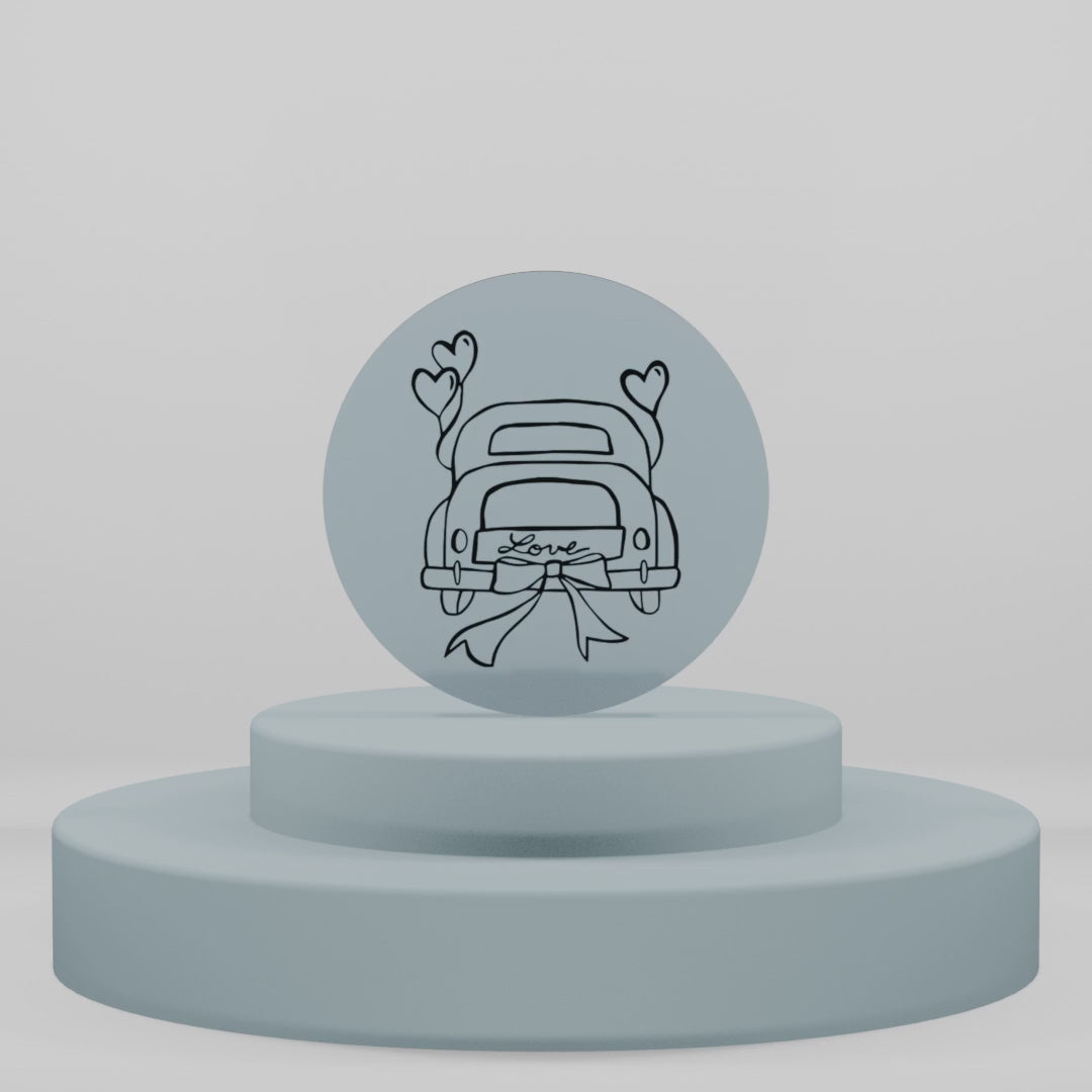 Carica video: Magnete in legno "Just Married" - Auto Vintage con Cuori (confezione da 12pz)