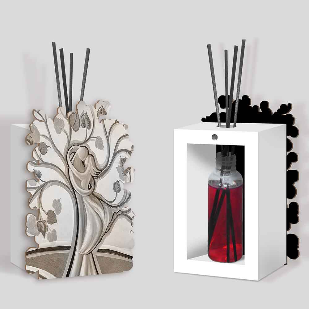 Profumatore bomboniera in legno con decoro di due figure che si abbracciano, creando un simbolo di affetto e unione.