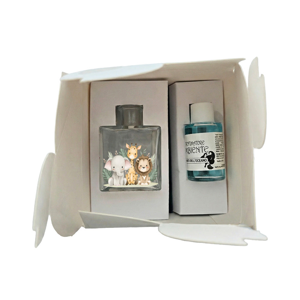 Kit profumatore vetro in scatola bianca, boccetta con cuccioli della savana elefante giraffa e leone, flacone fragranza Vento dell'Oceano incluso, reed neri