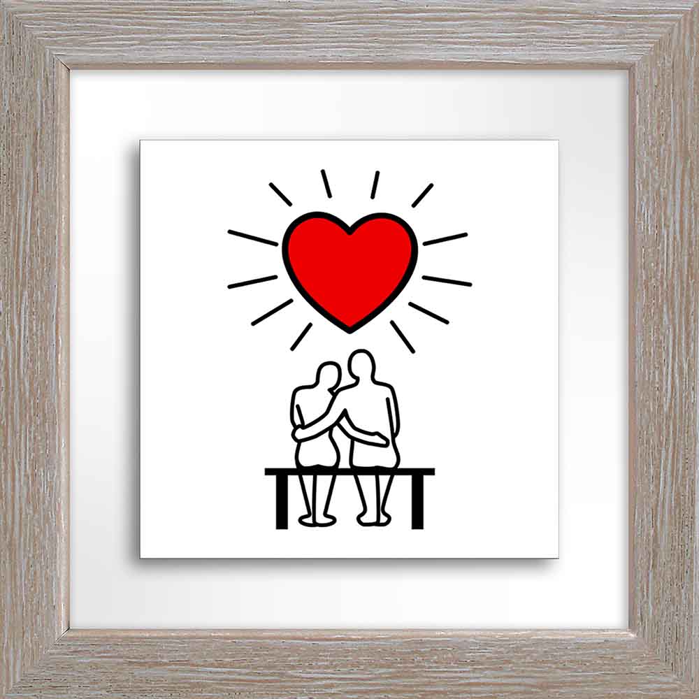 Quadretto in ceramica beige con cuore centrale in rilievo, stile sobrio e romantico, tono caldo e avvolgente.