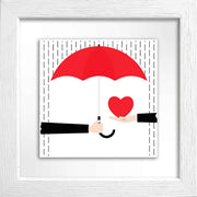 Quadretto in ceramica bianco con coppia sotto un ombrello, scena romantica stilizzata con tocchi di rosso.