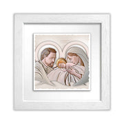Quadretto in ceramica bianco con Sacra Famiglia stilizzata in rilievo, design pulito e spirituale.