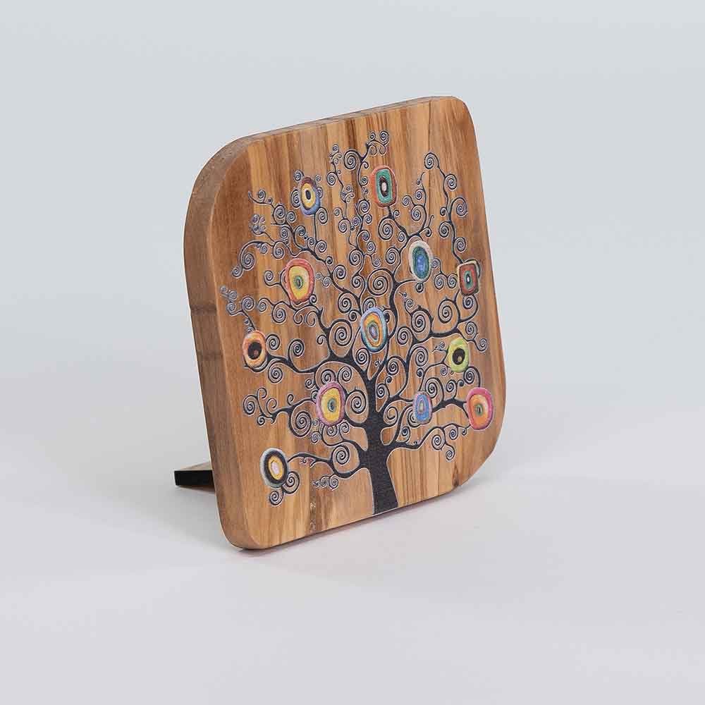 Quadretto in legno d'ulivo con albero stilizzato, realizzato con un design raffinato che richiama la forza della natura.