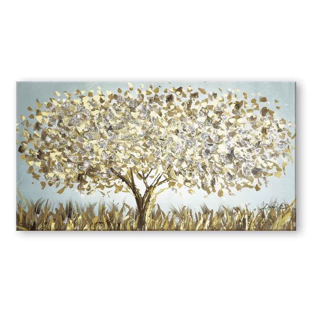 Quadro dipinto a mano con un albero dai rami espansi e foglie dorate, su sfondo chiaro. Pennellate materiche creano profondità e movimento.