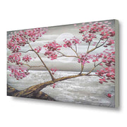 Quadro dipinto a mano con albero dai fiori rosa, inquadrato lateralmente per esaltarne i dettagli e la profondità del paesaggio lunare.