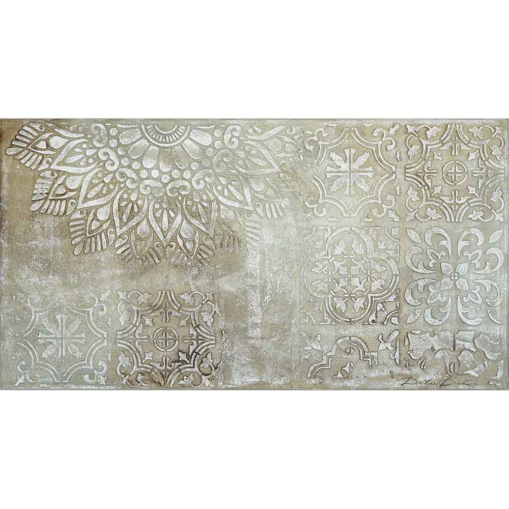 Quadro dipinto a mano con mandala marrone su sfondo chiaro, con dettagli intricati che conferiscono un tocco etnico ed elegante agli interni.