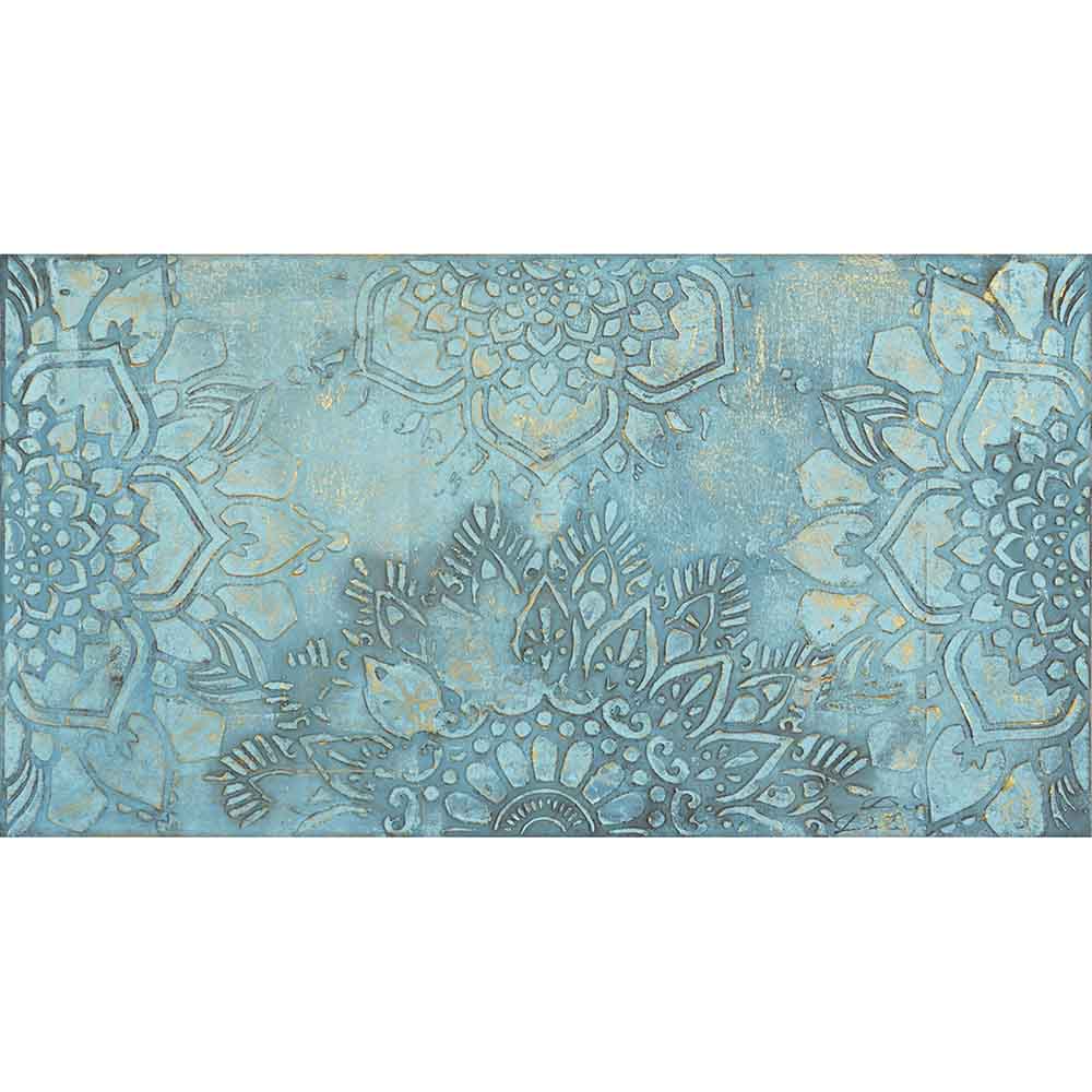 Quadro dipinto a mano con mandala turchese e dettagli bianchi, ricco di motivi geometrici, ideale per ambienti rilassanti e sofisticati.