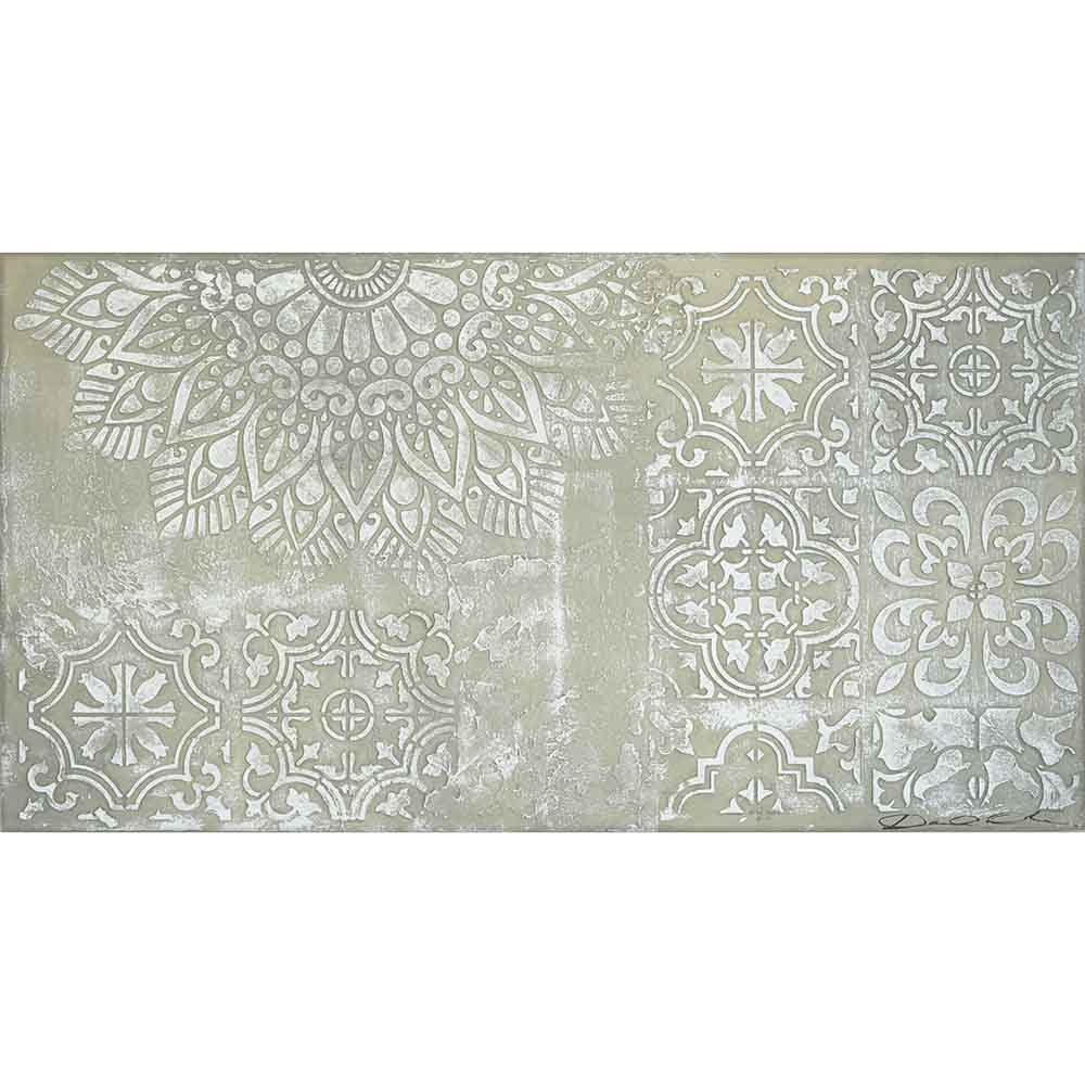 Quadro dipinto a mano con mandala bianco in composizione simmetrica. Linee precise e design sofisticato per un effetto decorativo unico.