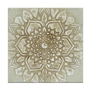 Quadro su tela con mandala beige e marrone su sfondo effetto materico, dettagli decorativi raffinati che donano eleganza e armonia all’ambiente.