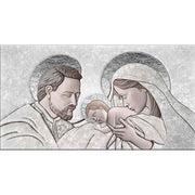 Quadro su tela della Sacra Famiglia con aureole argentate su sfondo grigio, dettagli finemente lavorati, creando un'atmosfera di serenità e devozione.