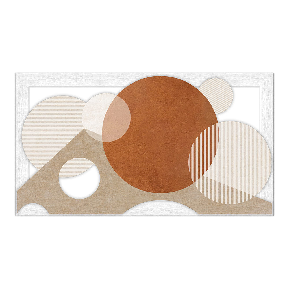 Quadro in legno intagliato frontale: decoro astratto con grande cerchio terracotta, cerchi beige rigati, foro circolare e base color sabbia