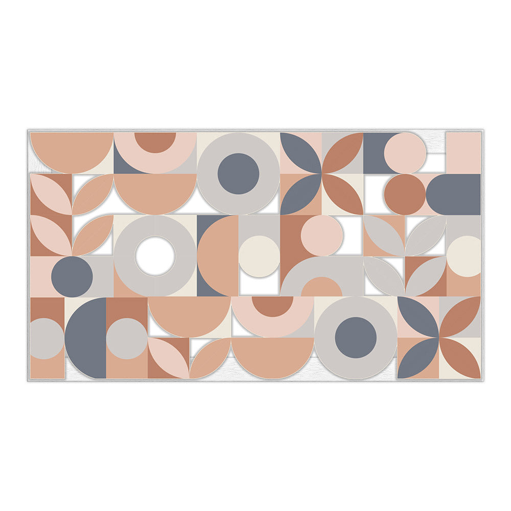 Quadro in legno intagliato frontale: mosaico 3D di riquadri con cerchi, semicerchi e petali nei toni rosa cipria, terracotta, grigio e crema