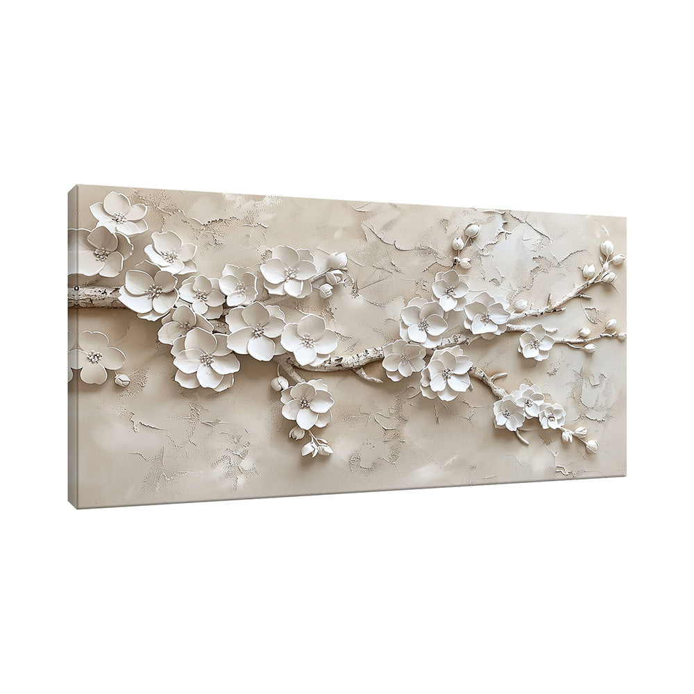 Vista laterale di quadro materico con ramo e fiori bianchi in rilievo, petali 3D e boccioli, spessore della tela visibile su fondo beige materico.