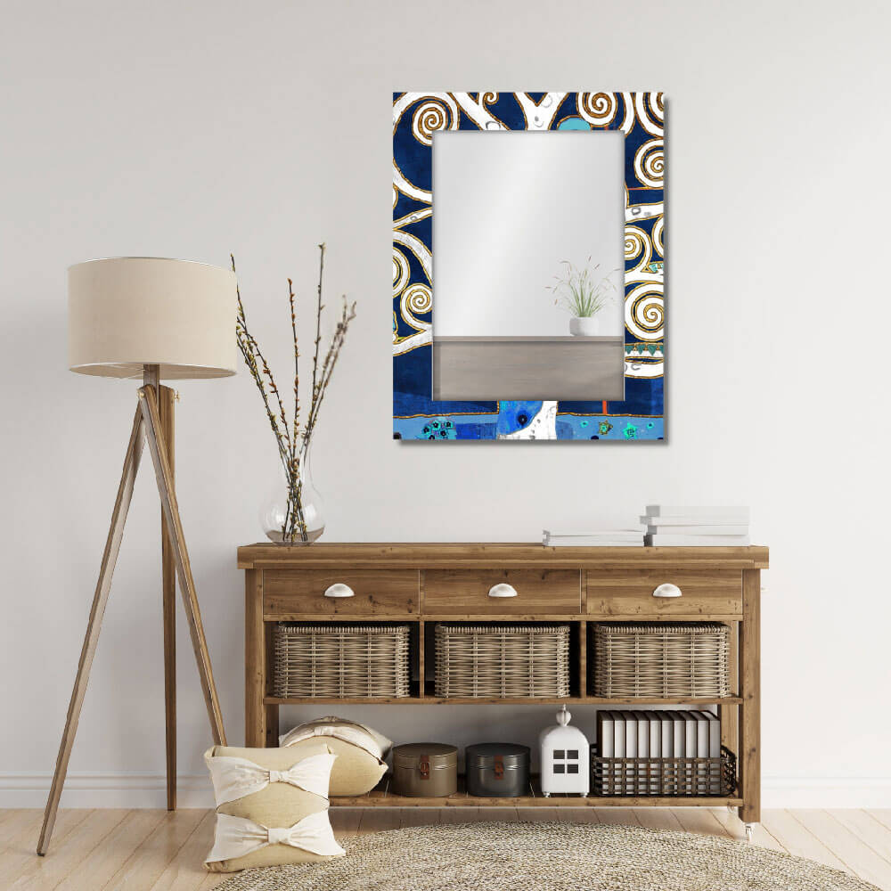 Specchio moderno da muro Albero della vita modern montato in verticale su parete chiara