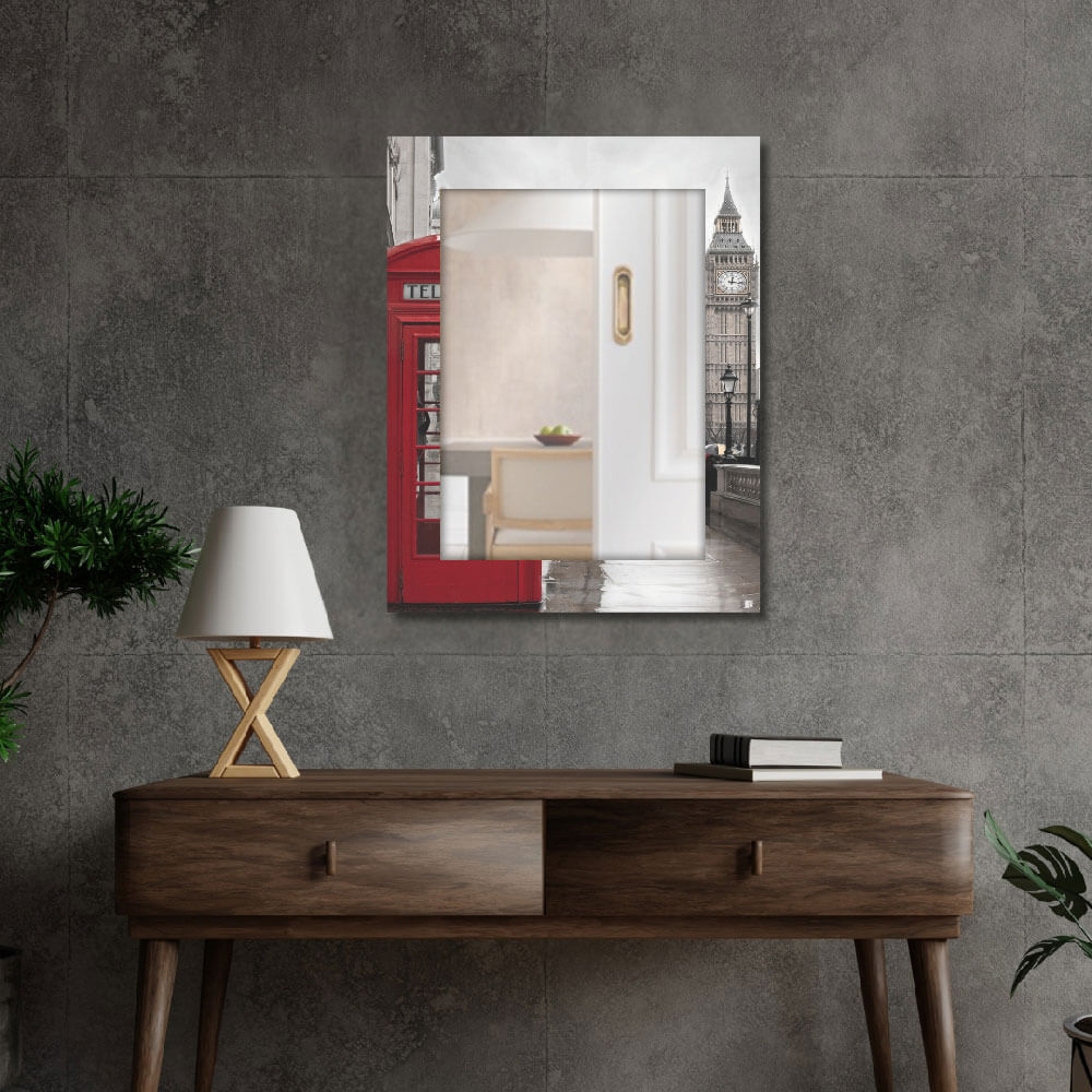 Specchio da parete con cornice decorativa rossa Londra Telephone Box per un ingresso moderno