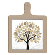 Tagliere in ceramica beige fotografato verticalmente con albero nero e chioma ampia composta da foglie tondeggianti.